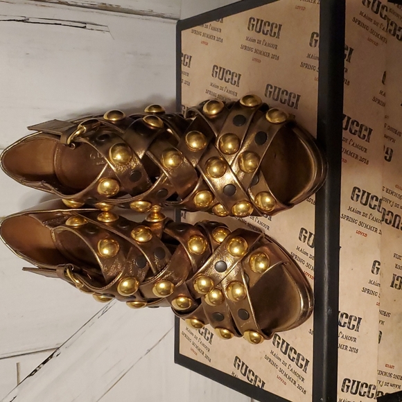 gucci heels - Picture 2 of 11